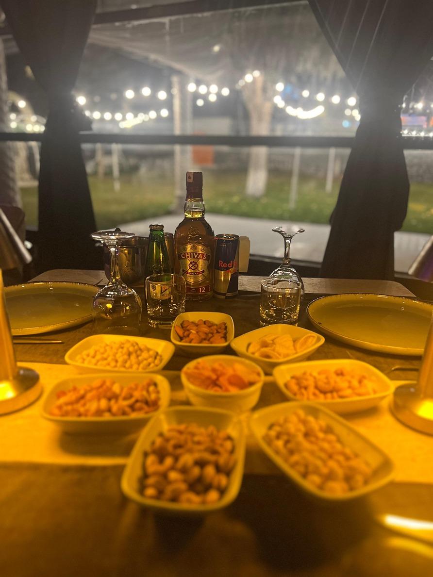 Mango Garden İs Sahne 